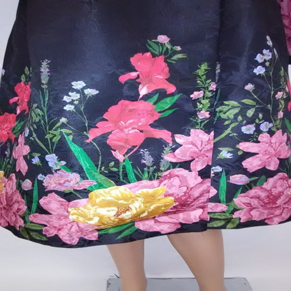 Black Floral Swing Tea Cocktail Evening Dress - Picture 4 of 7